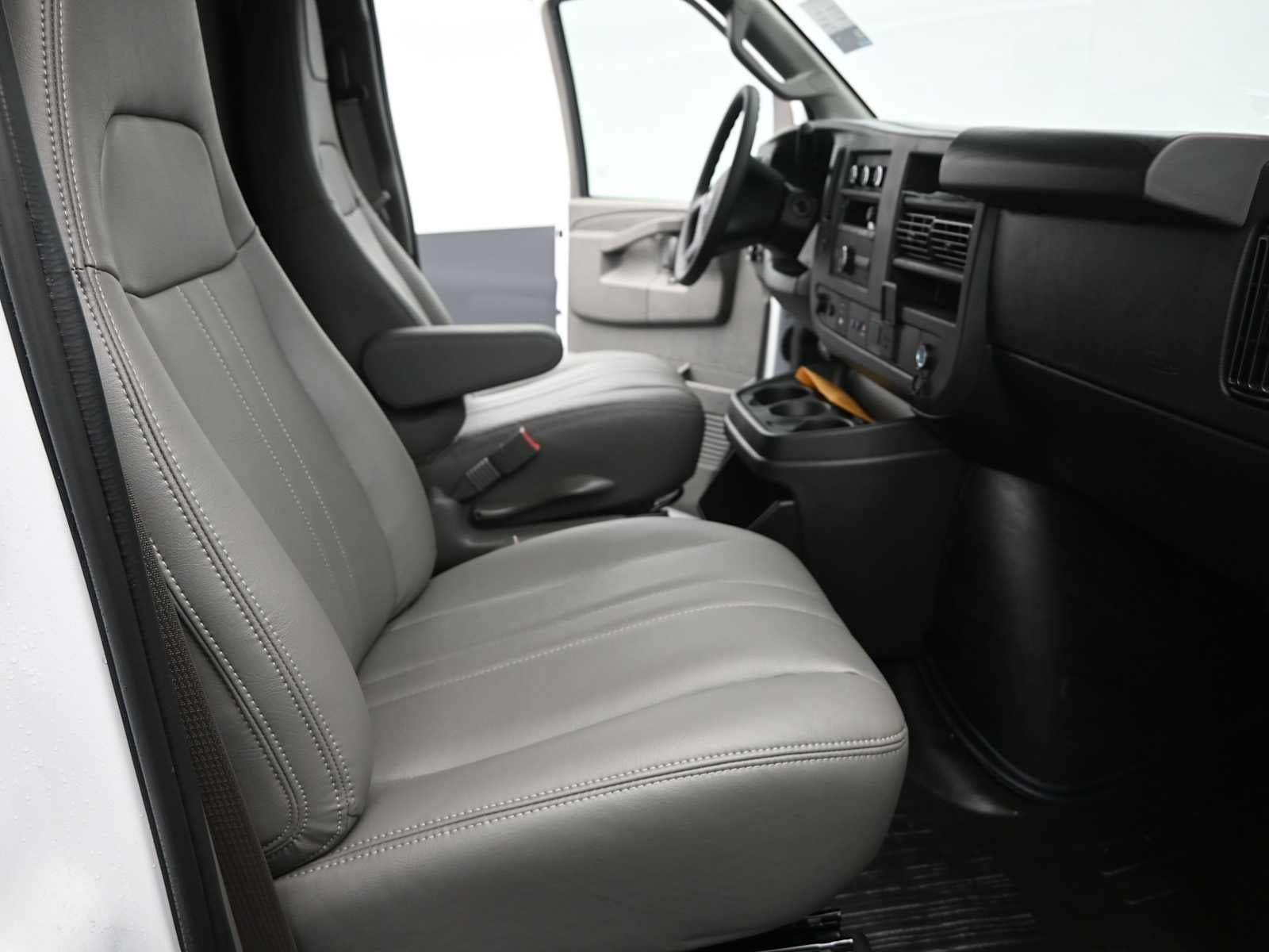 2025 GMC Savana Cargo Work Van