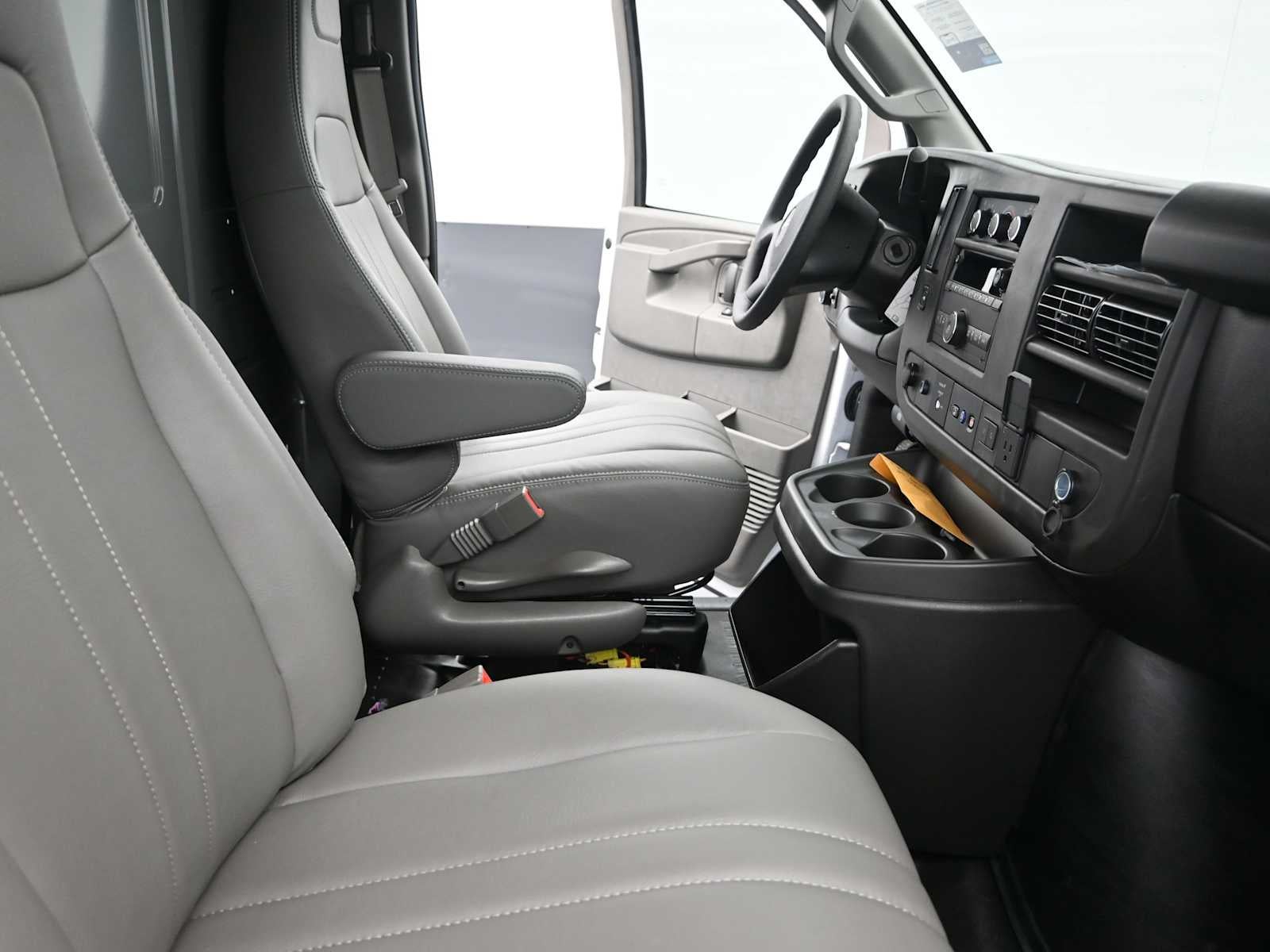 2025 GMC Savana Cargo Work Van