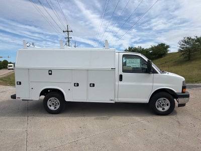 2025 GMC Savana Cutaway 3500 1WT
