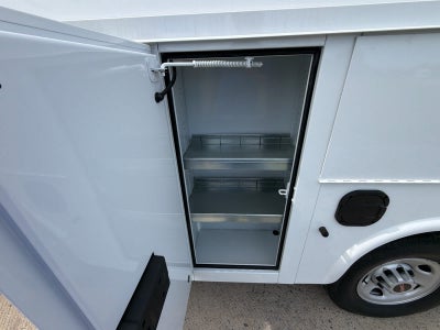 2025 GMC Savana Cutaway 3500 1WT