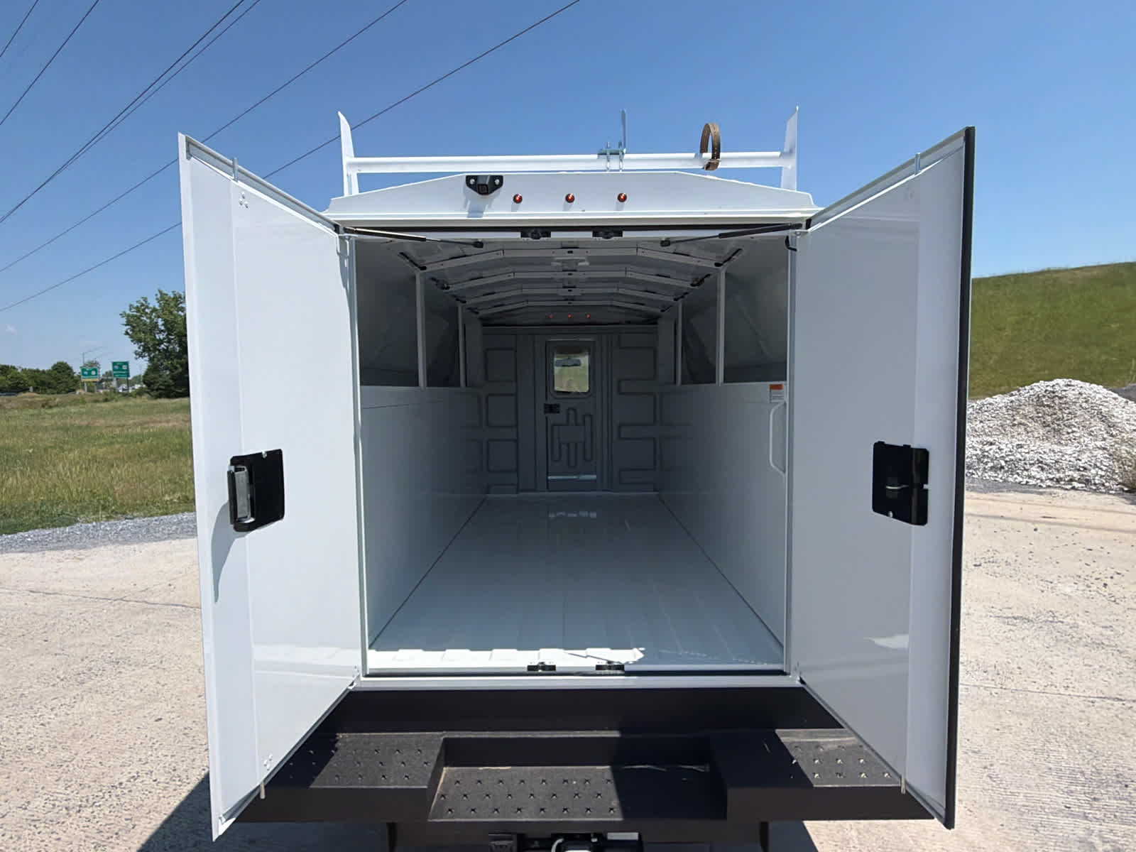 2025 GMC Savana Cutaway 3500 1WT