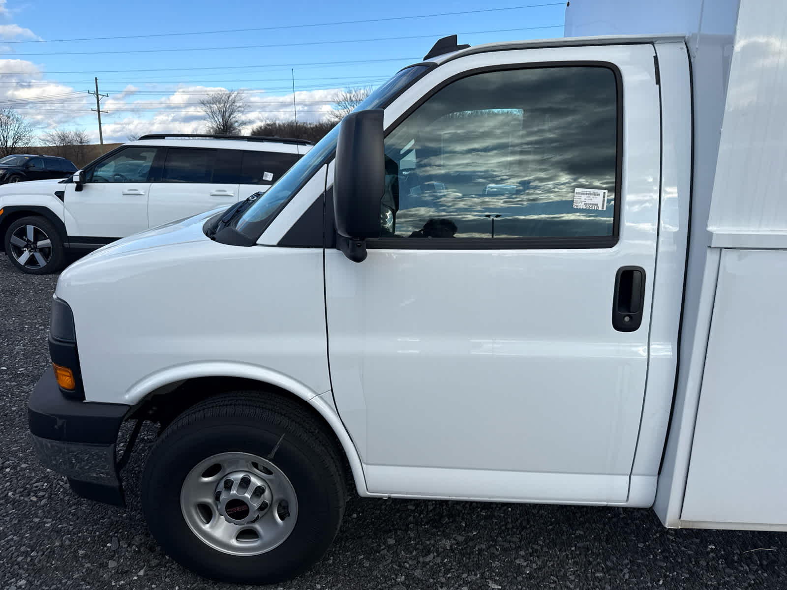 2025 GMC Savana Cutaway 3500 1WT