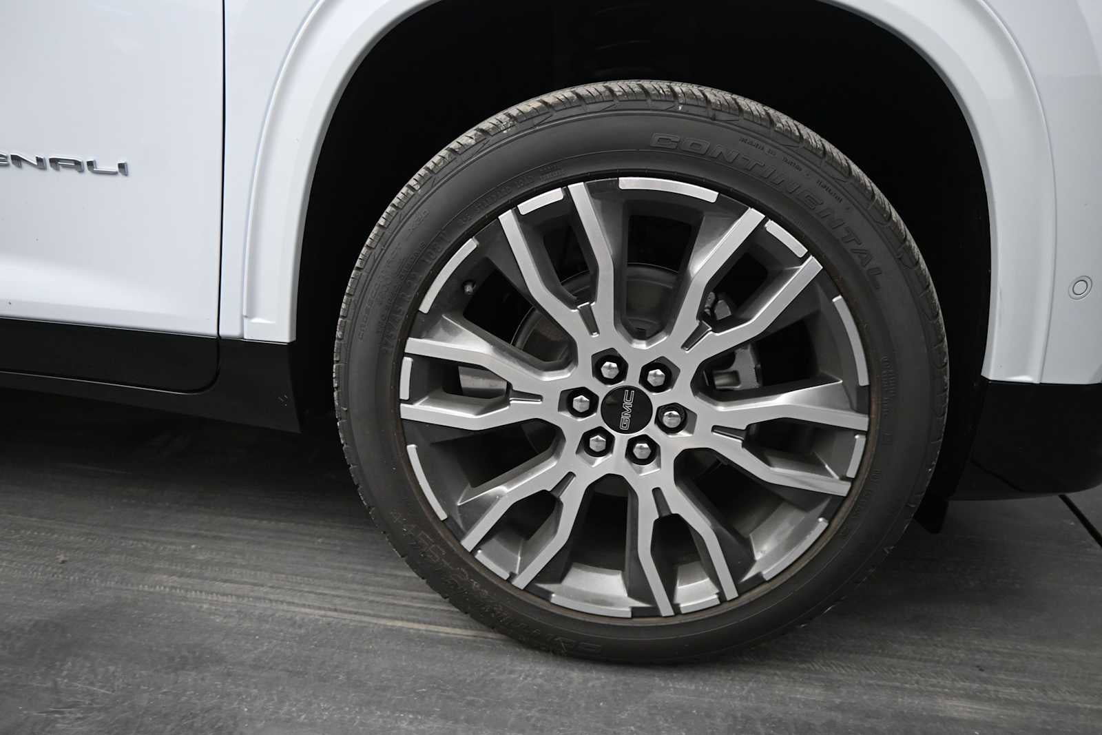 2027 GMC Acadia Denali Ultimate