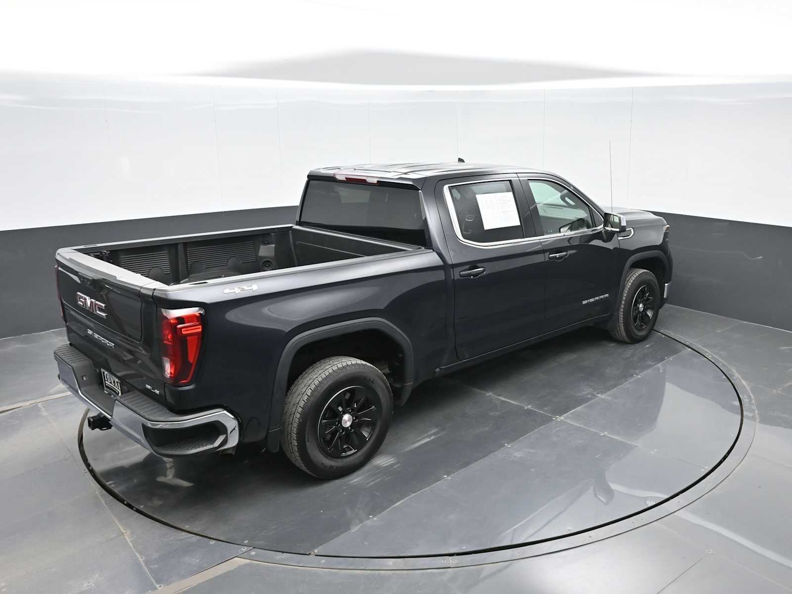 2024 GMC Sierra 1500 SLE