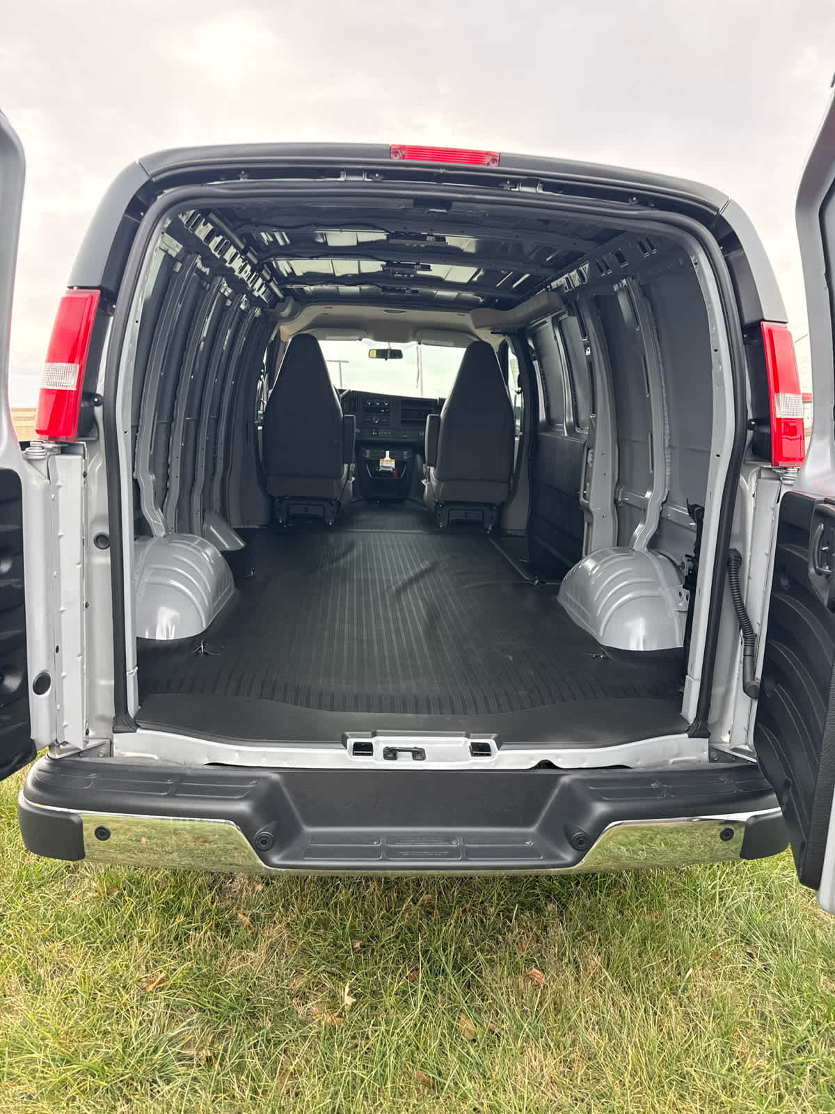2025 GMC Savana Cargo Work Van