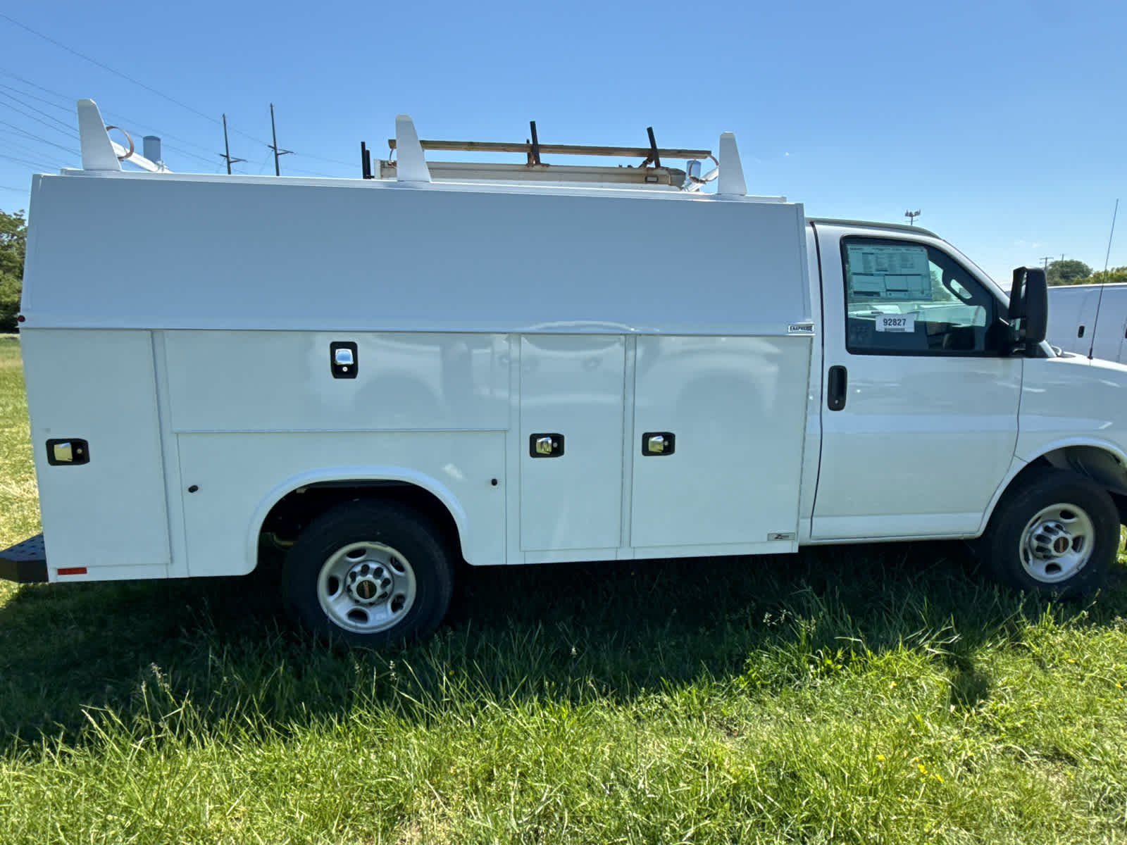 2025 GMC Savana Cutaway 3500 1WT