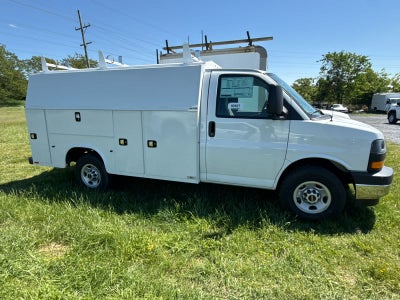 2025 GMC Savana Cutaway 3500 1WT