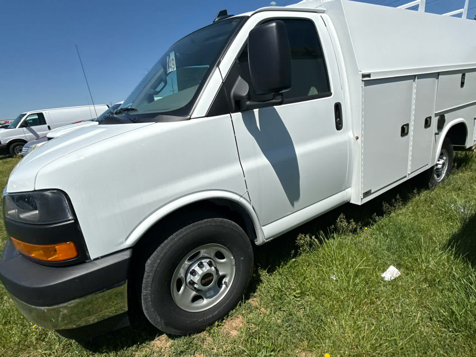 2025 GMC Savana Cutaway 3500 1WT