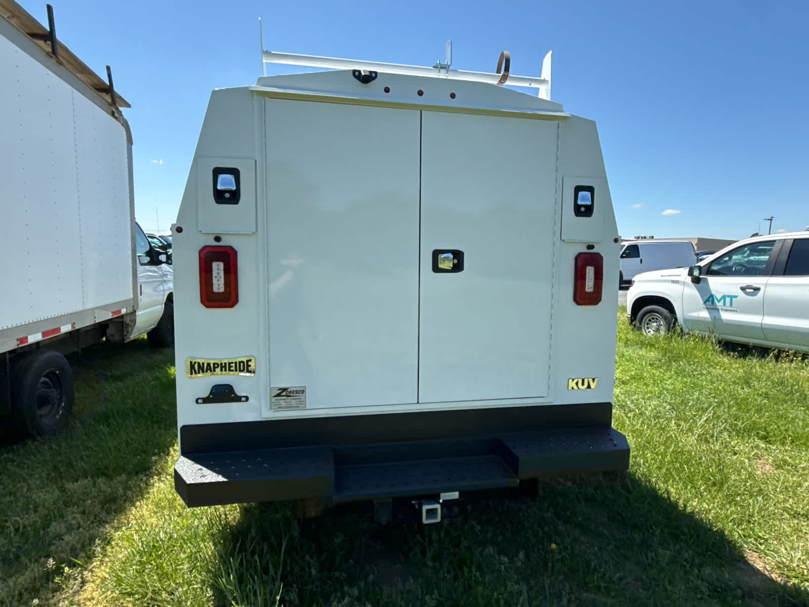 2025 GMC Savana Cutaway 3500 1WT