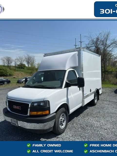 2025 GMC Savana Cutaway 3500 1WT