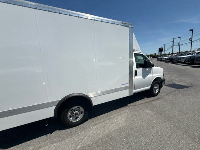 2025 GMC Savana Cutaway 3500 1WT