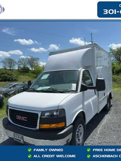 2025 GMC Savana Cutaway 3500 1WT