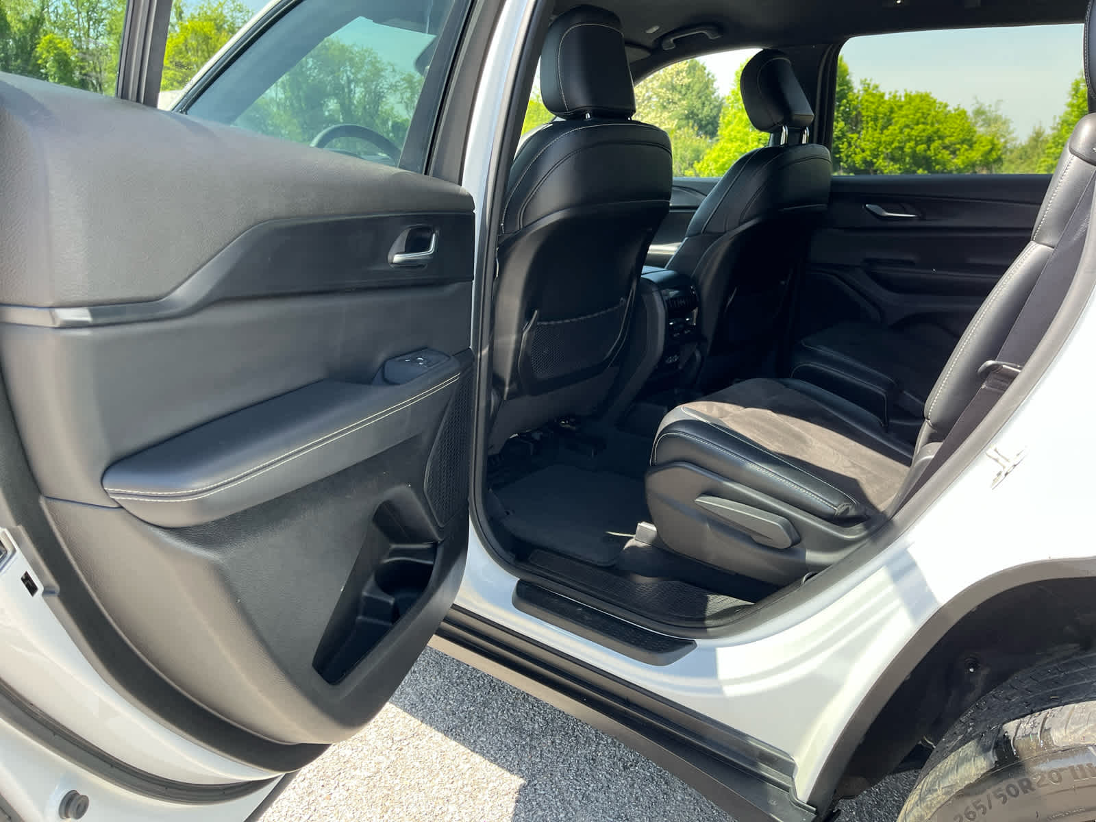 2023 Jeep Grand Cherokee L Altitude 4x4