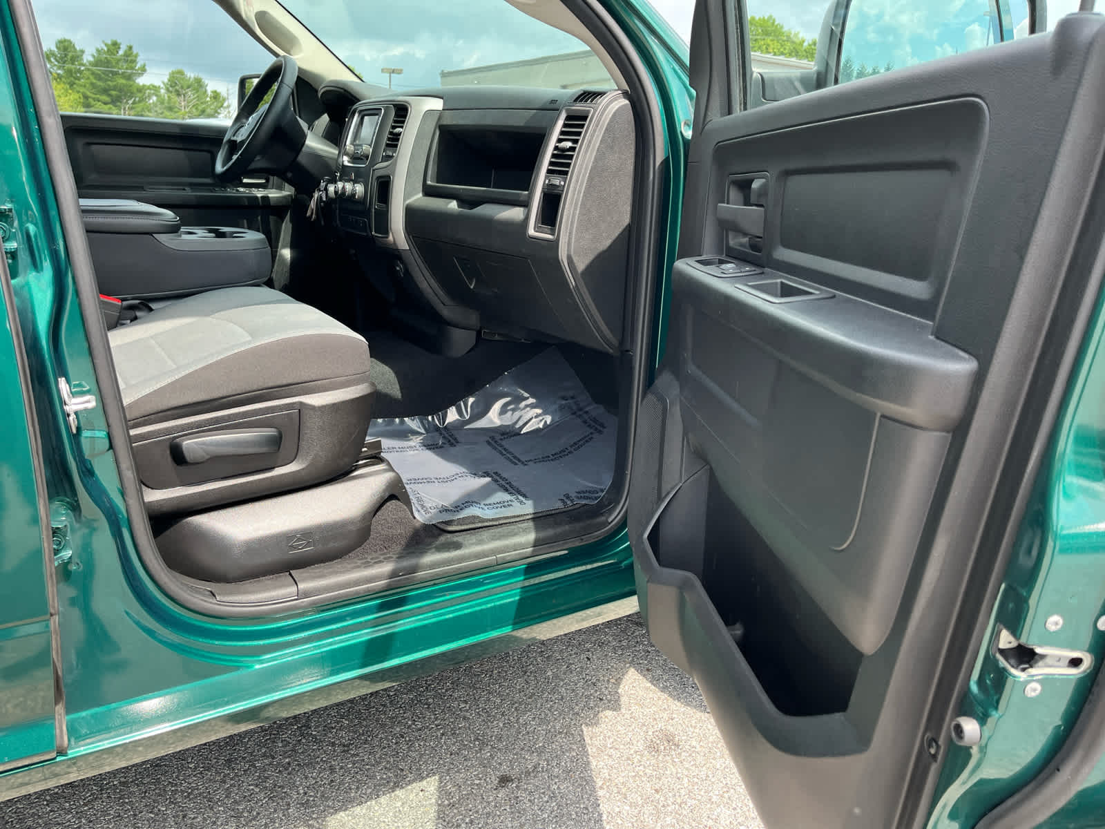 2022 RAM 1500 Classic Tradesman Quad Cab 4x4 6'4' Box