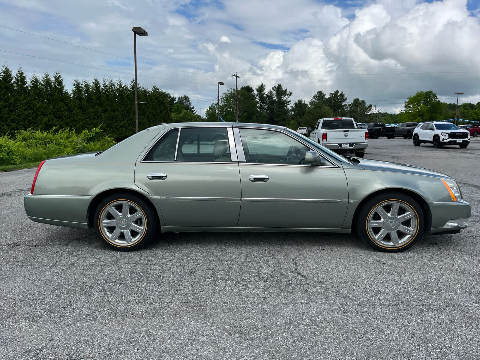 2006 Cadillac DTS Standard