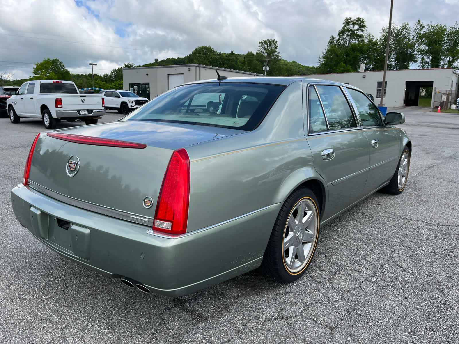 2006 Cadillac DTS Standard