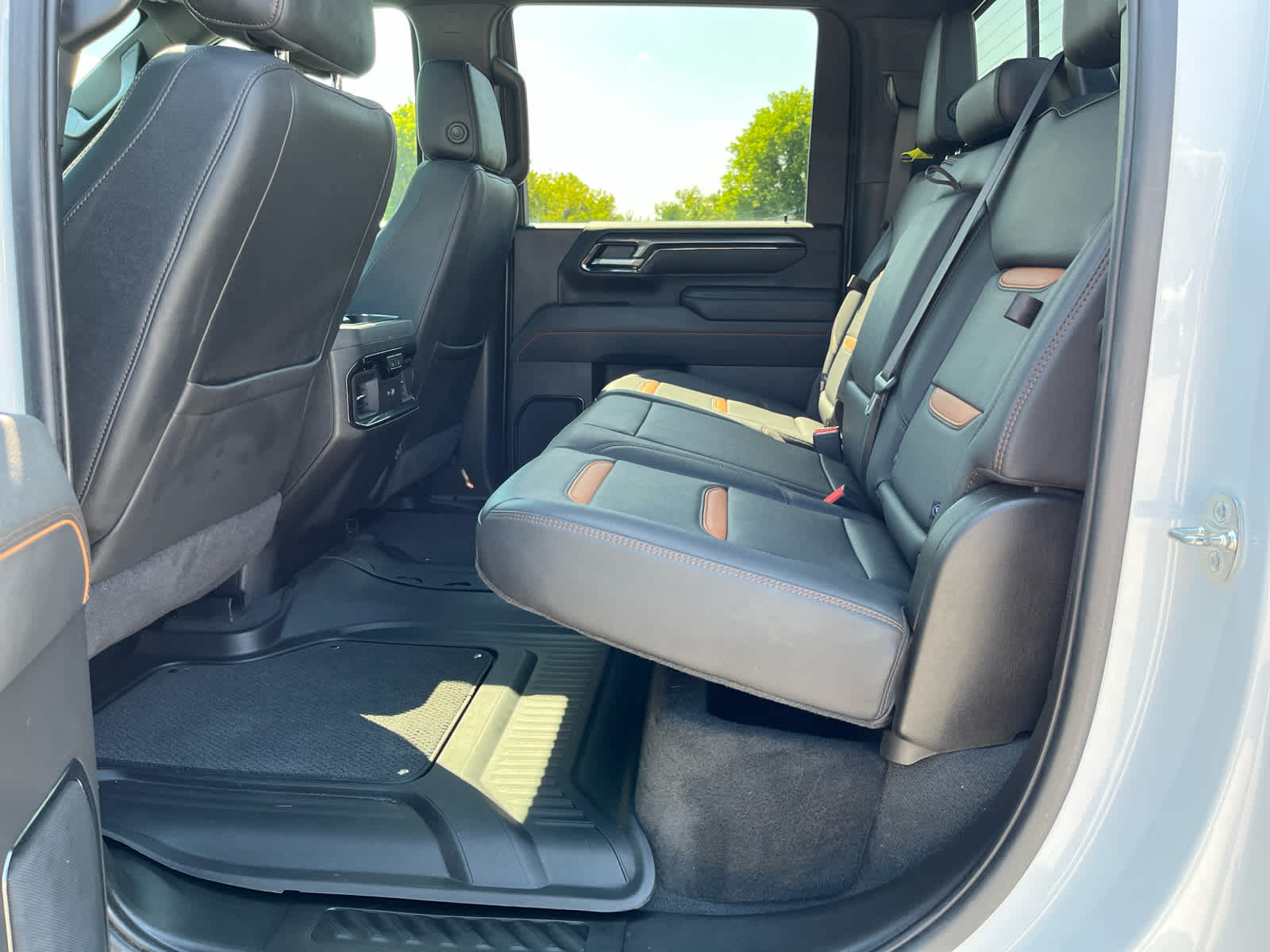 2025 GMC Sierra 2500HD 4WD Crew Cab Standard Bed AT4