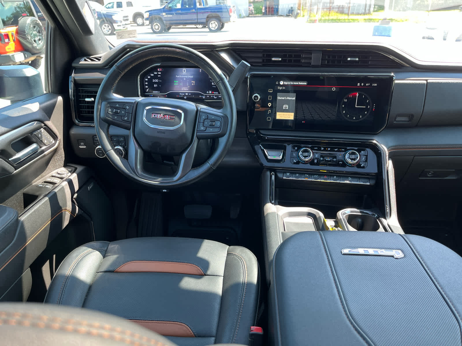 2025 GMC Sierra 2500HD 4WD Crew Cab Standard Bed AT4