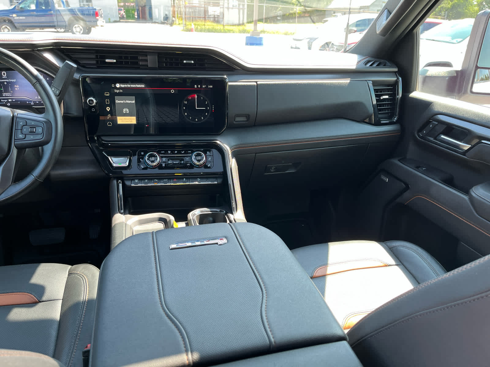 2025 GMC Sierra 2500HD 4WD Crew Cab Standard Bed AT4