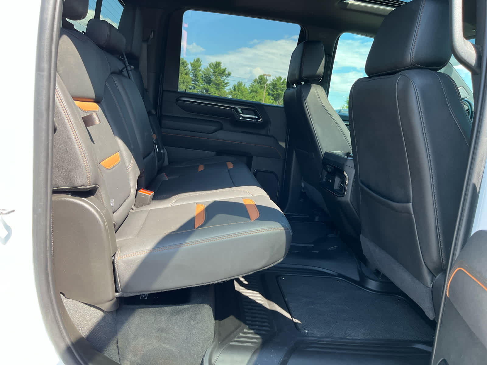 2025 GMC Sierra 2500HD 4WD Crew Cab Standard Bed AT4