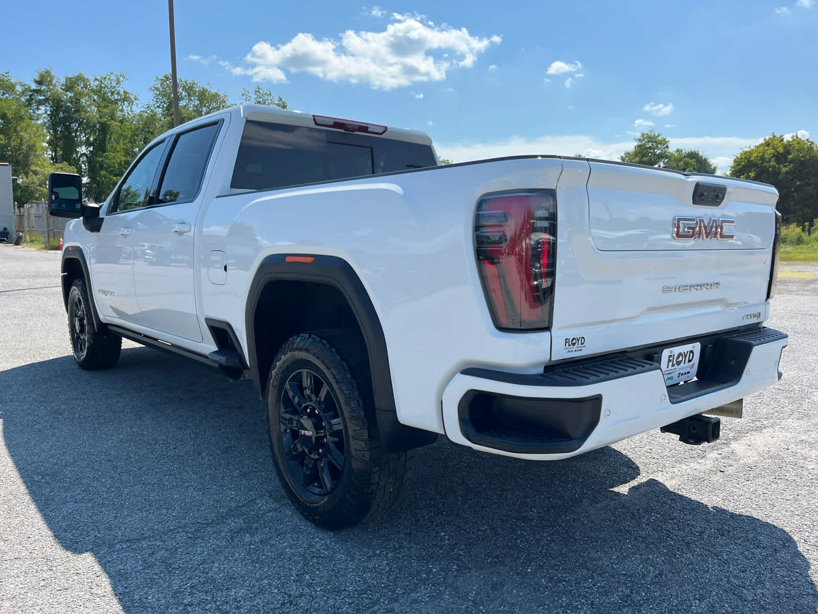 2025 GMC Sierra 2500HD 4WD Crew Cab Standard Bed AT4