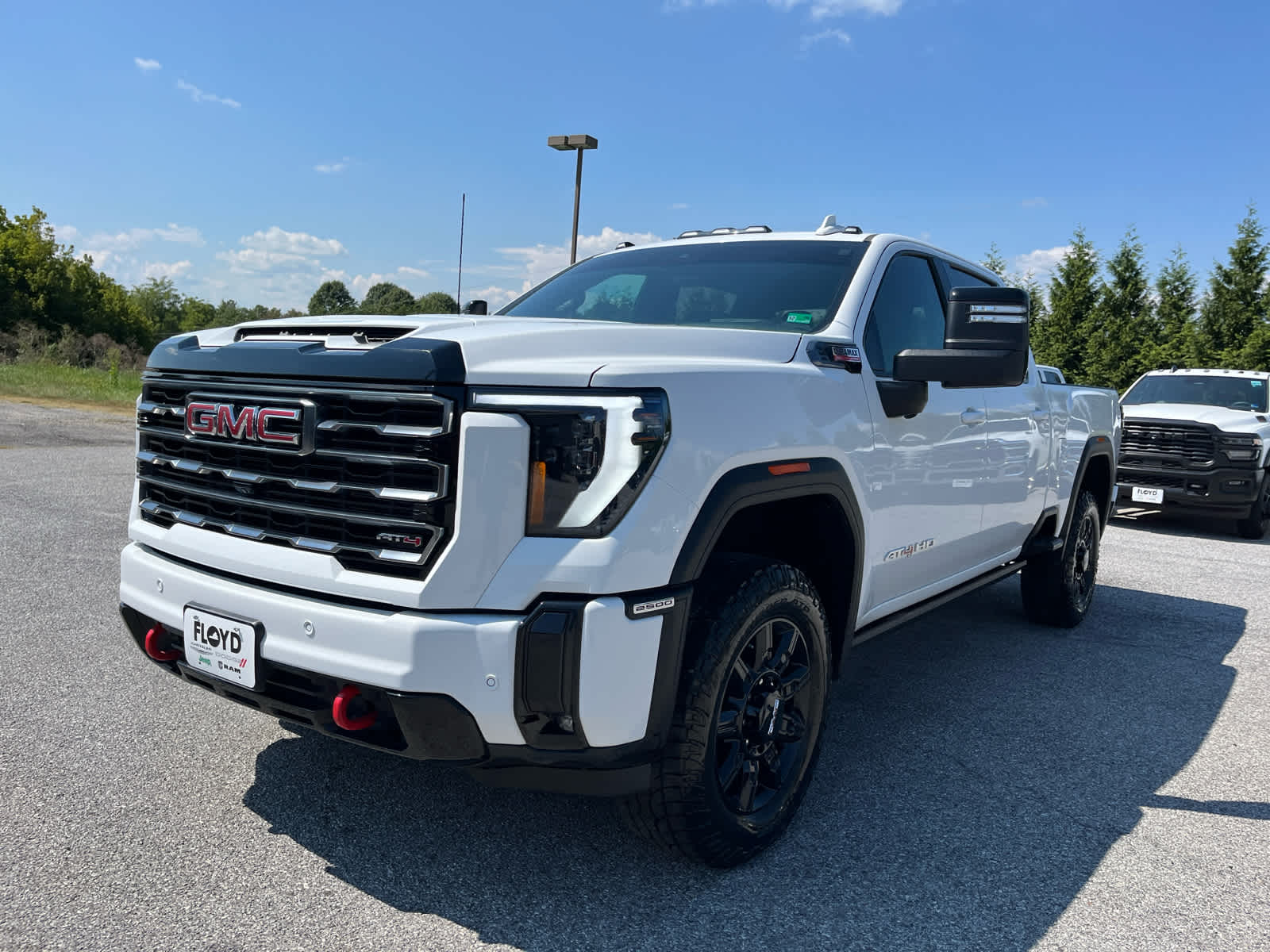 2025 GMC Sierra 2500HD 4WD Crew Cab Standard Bed AT4