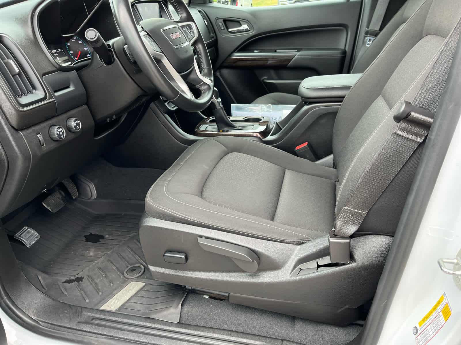 2022 GMC Canyon 4WD Crew Cab Short Box Elevation