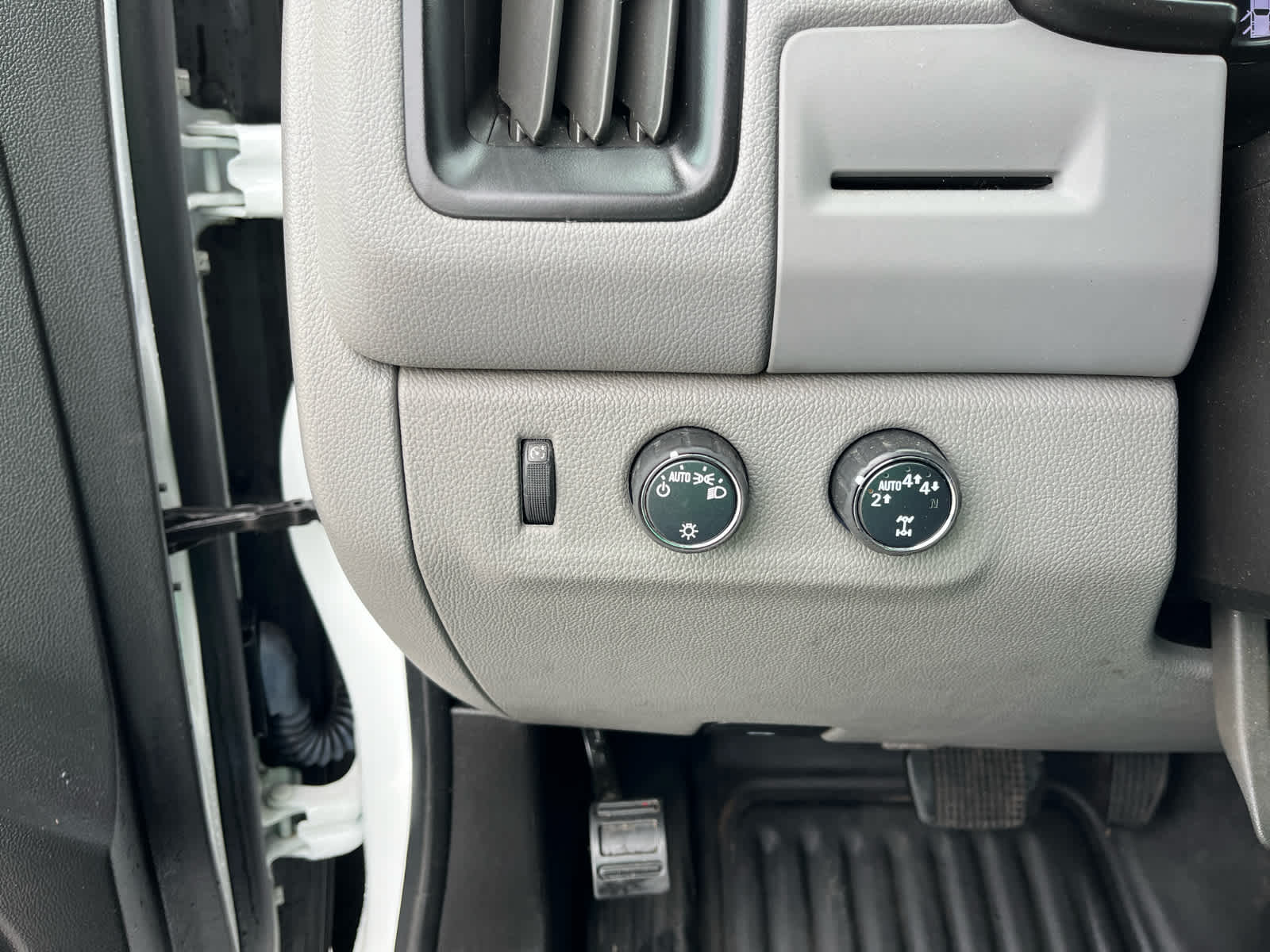 2022 GMC Canyon 4WD Extended Cab Elevation Standard