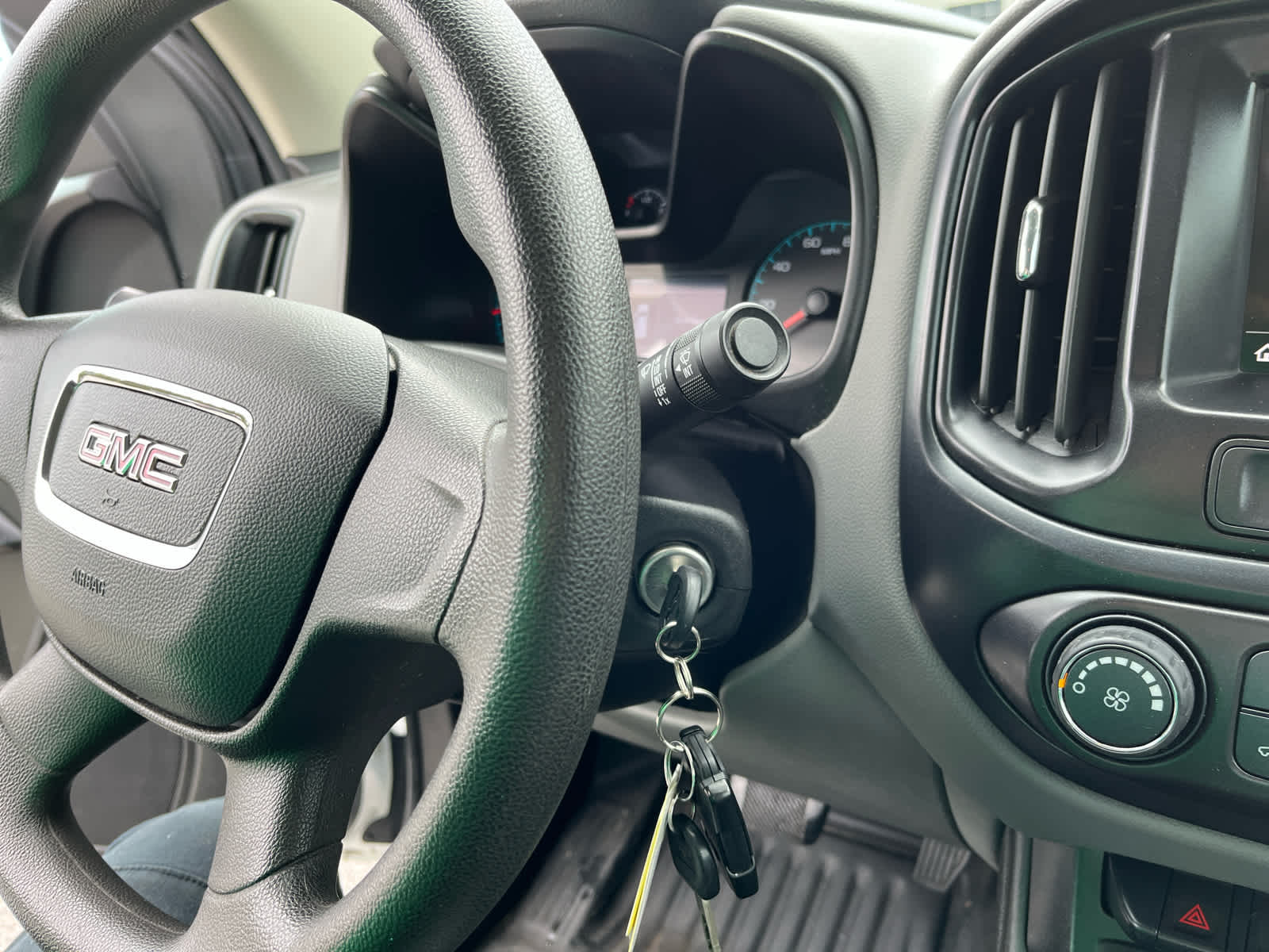 2022 GMC Canyon 4WD Extended Cab Elevation Standard