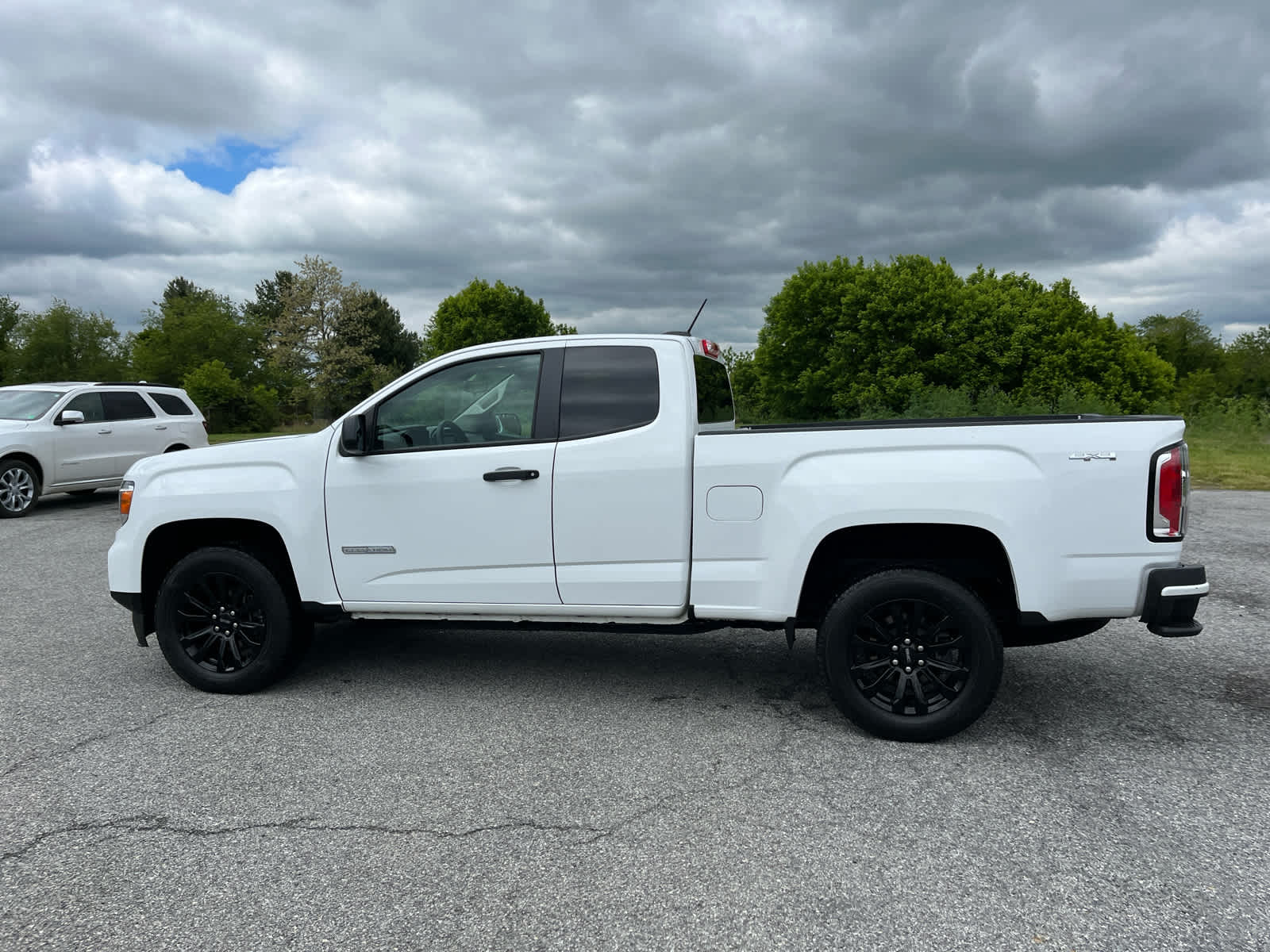 2022 GMC Canyon 4WD Extended Cab Elevation Standard