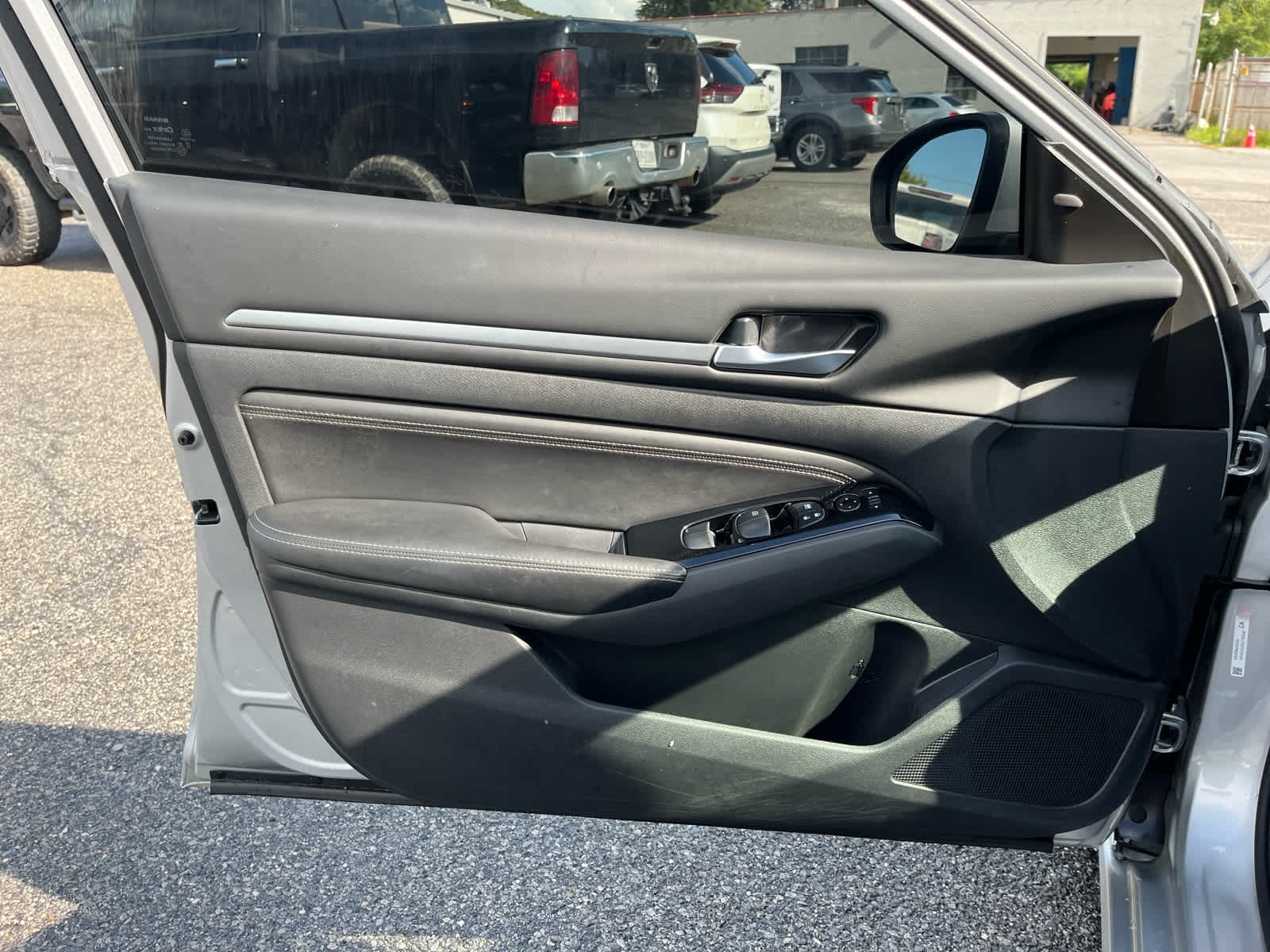 2023 Nissan Altima SV FWD