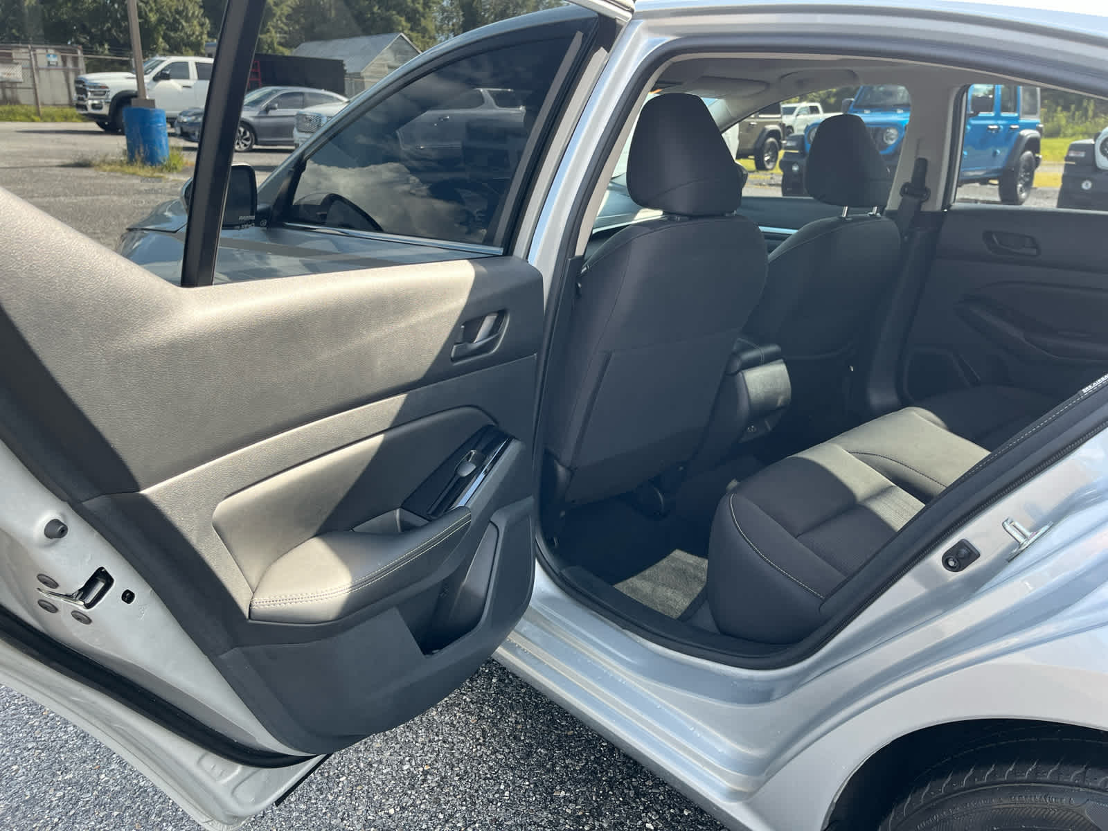 2023 Nissan Altima SV FWD
