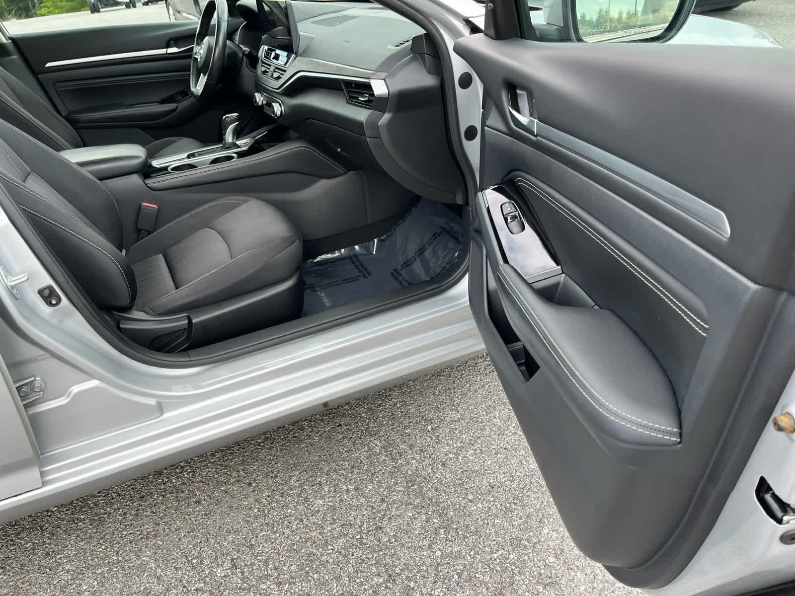 2023 Nissan Altima SV FWD