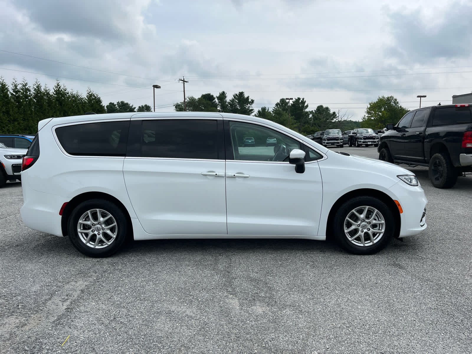 2023 Chrysler Pacifica Touring L