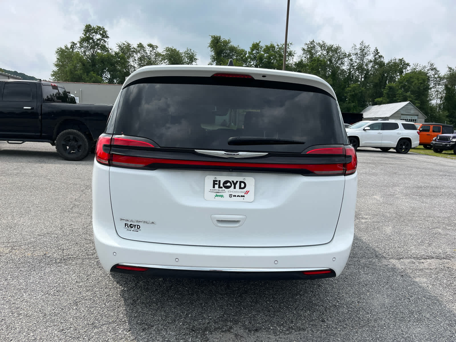 2023 Chrysler Pacifica Touring L