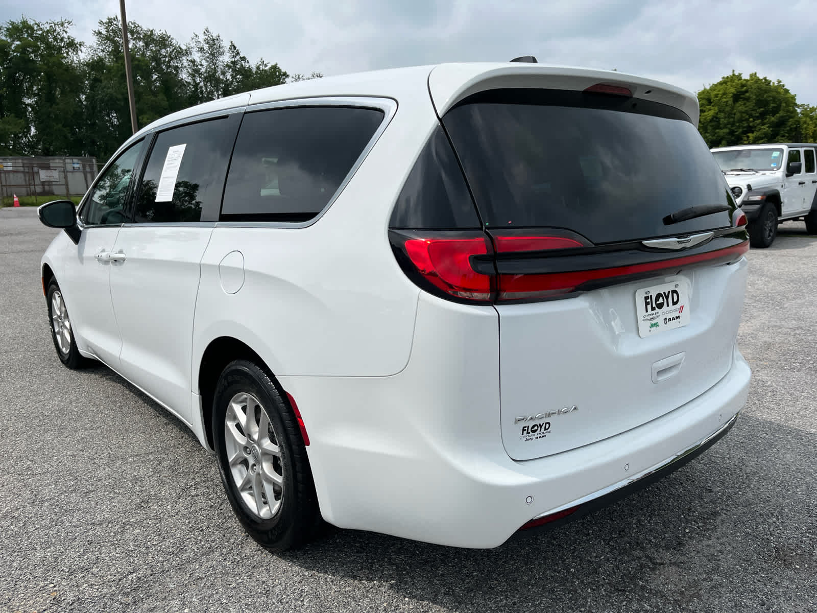 2023 Chrysler Pacifica Touring L