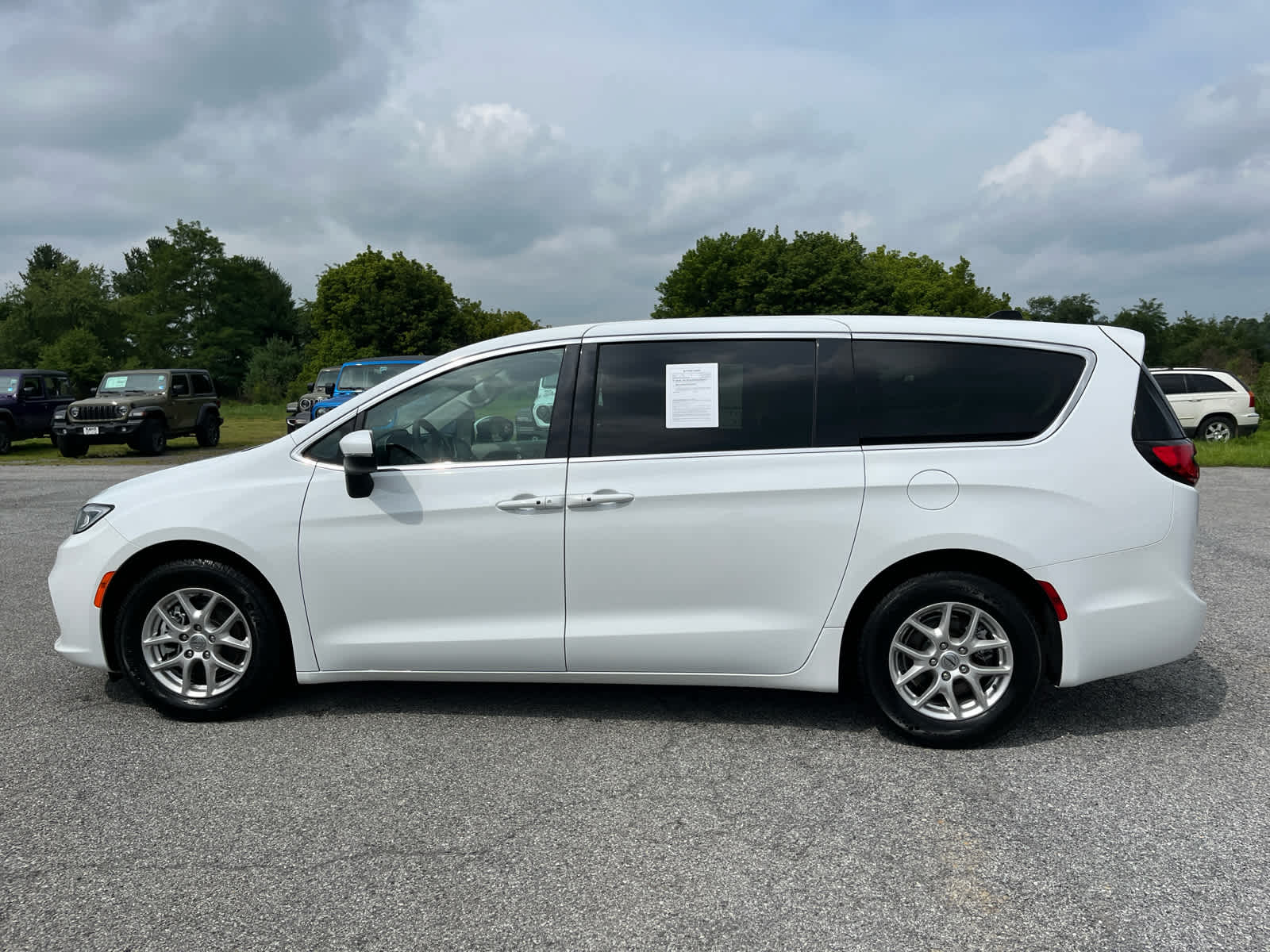 2023 Chrysler Pacifica Touring L