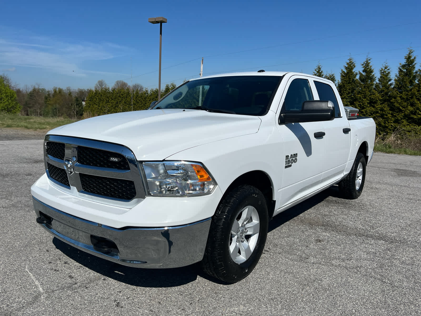 2022 RAM 1500 Classic Tradesman Crew Cab 4x4 5'7' Box