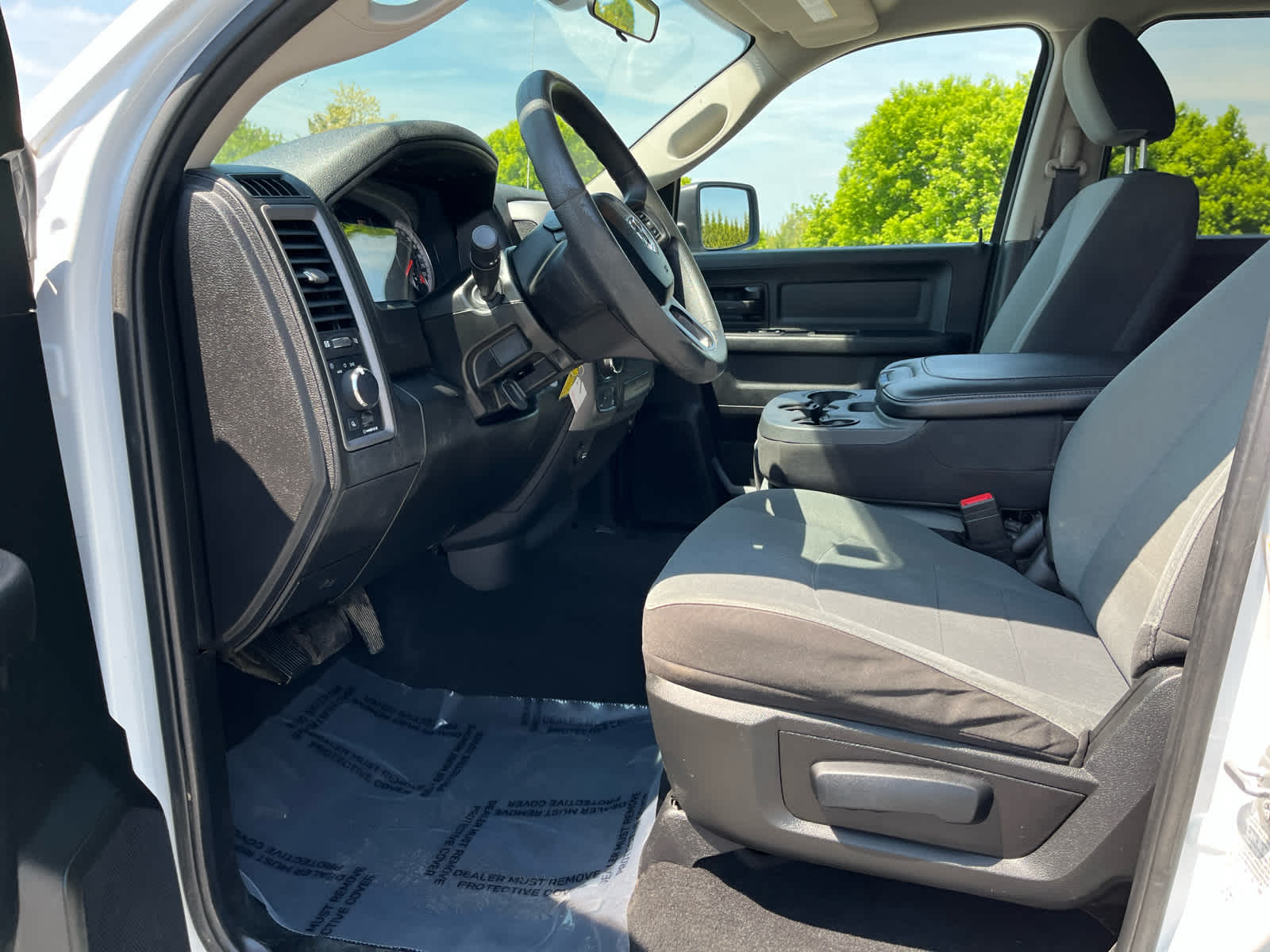 2022 RAM 1500 Classic Tradesman Crew Cab 4x4 5'7' Box