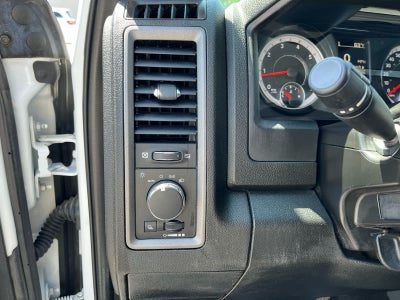 2022 RAM 1500 Classic Tradesman Crew Cab 4x4 5'7' Box