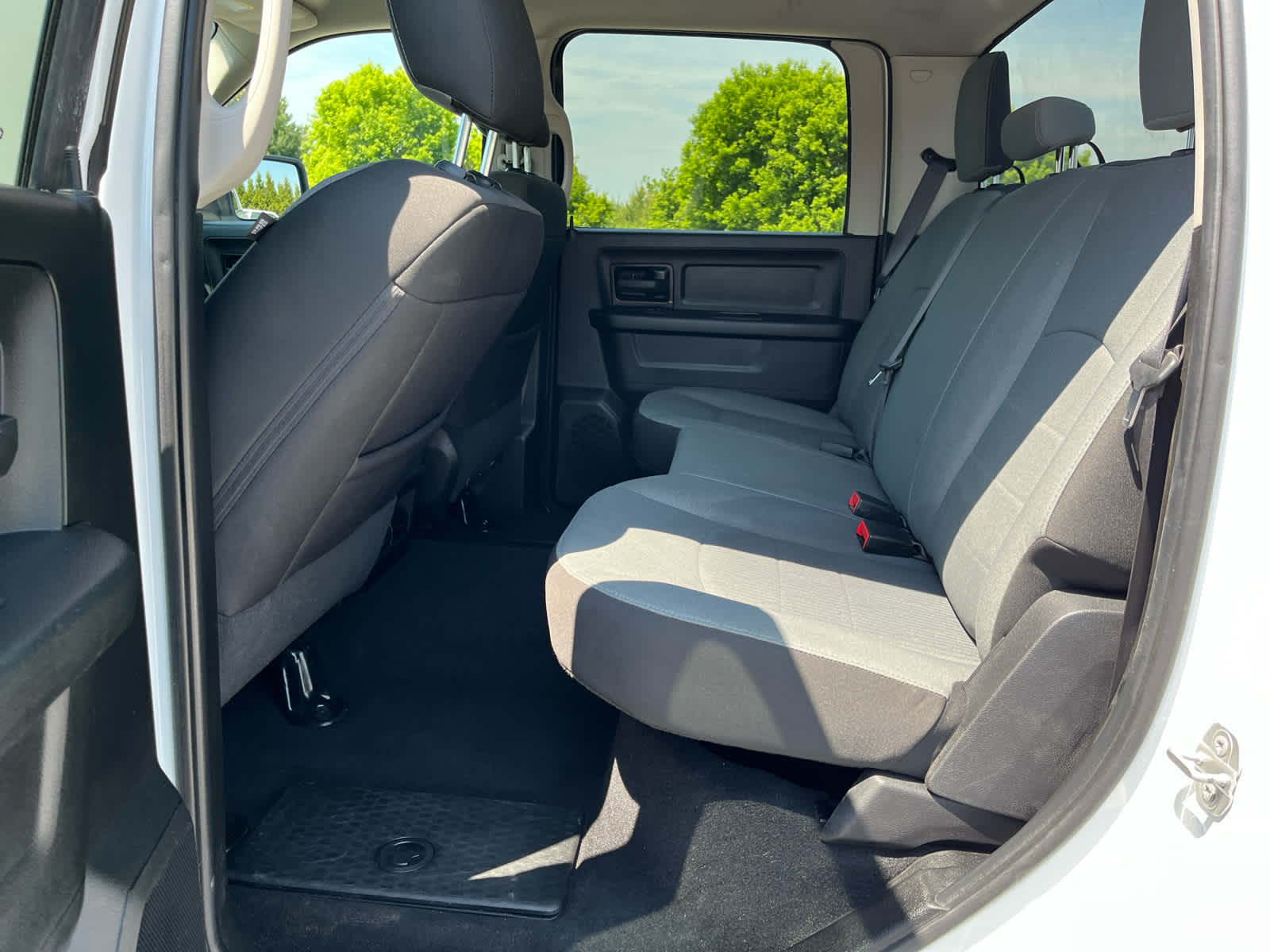 2022 RAM 1500 Classic Tradesman Crew Cab 4x4 5'7' Box