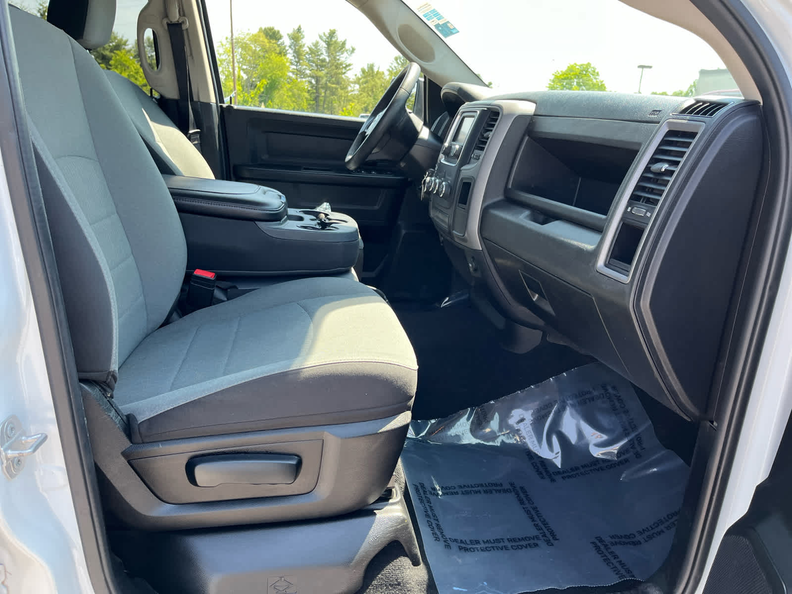 2022 RAM 1500 Classic Tradesman Crew Cab 4x4 5'7' Box
