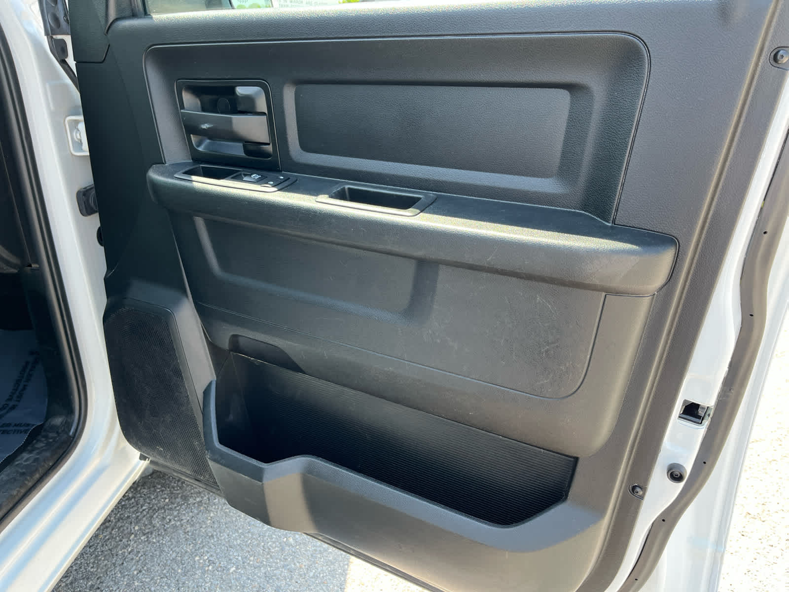 2022 RAM 1500 Classic Tradesman Crew Cab 4x4 5'7' Box