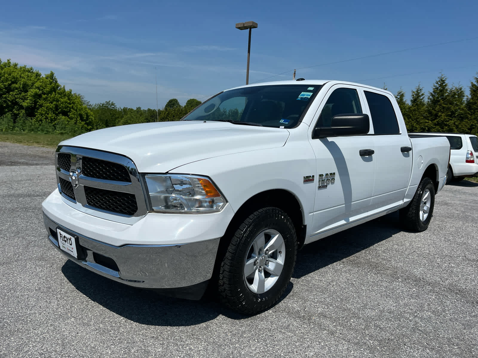 2022 RAM 1500 Classic Tradesman Crew Cab 4x4 5'7' Box