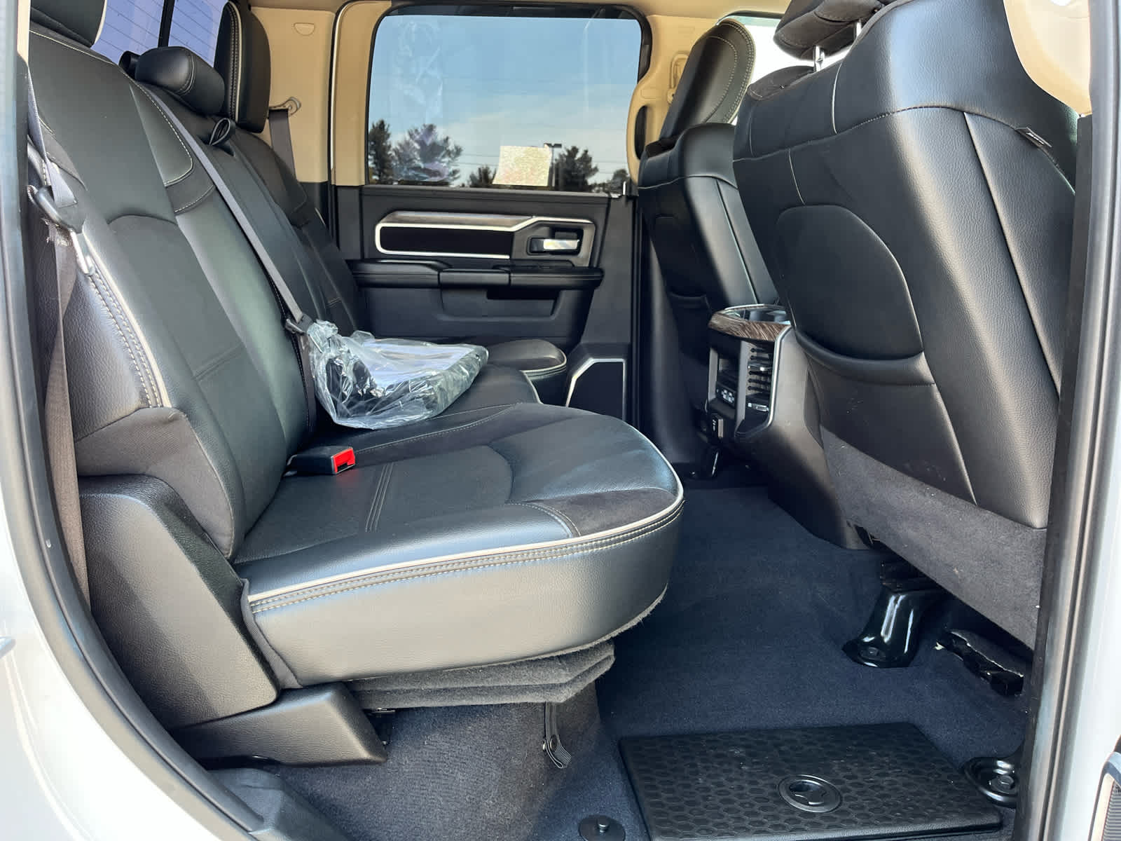 2021 RAM 2500 Laramie Crew Cab 4x4 6'4' Box