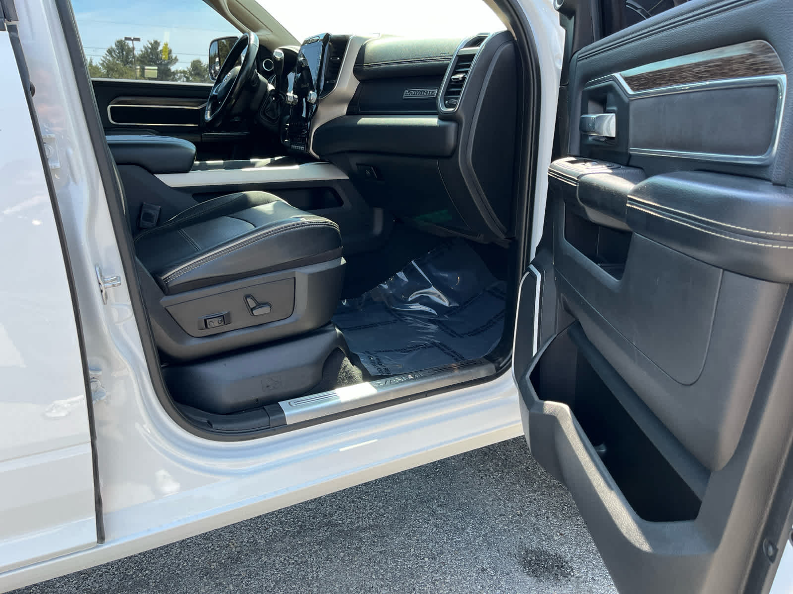 2021 RAM 2500 Laramie Crew Cab 4x4 6'4' Box