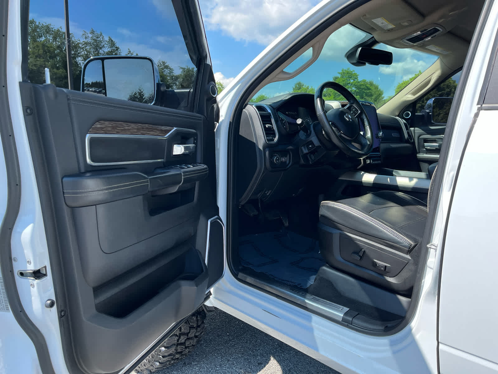 2021 RAM 2500 Laramie Crew Cab 4x4 6'4' Box
