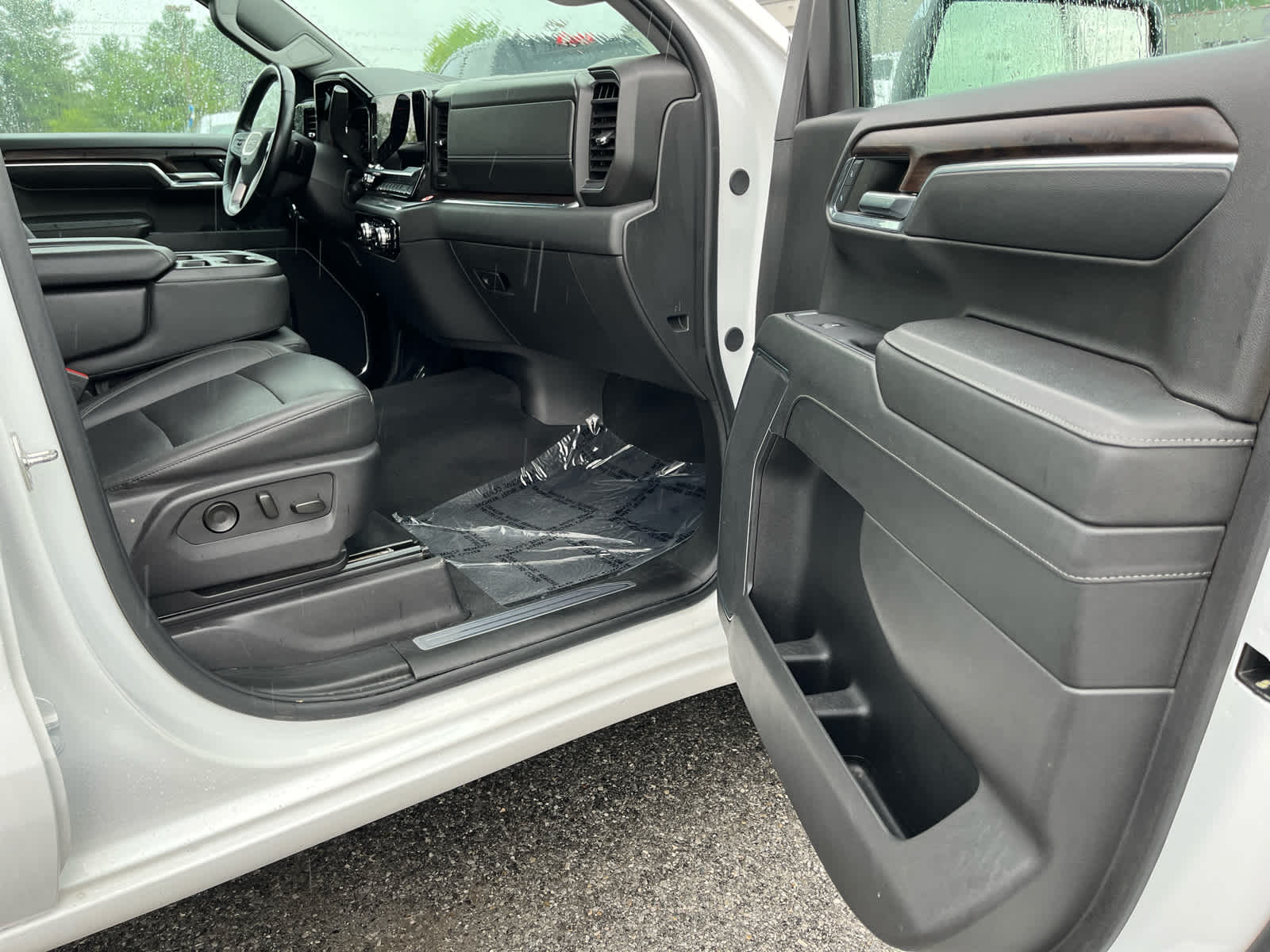 2024 GMC Sierra 1500 4WD Crew Cab Short Box SLT