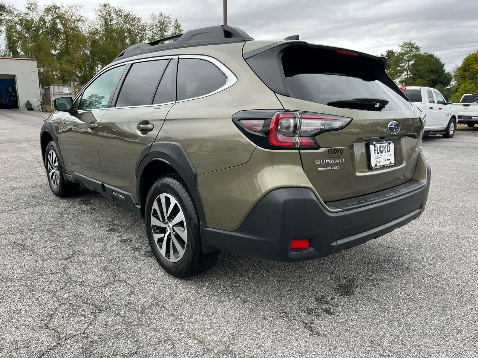 2025 Subaru Outback Premium