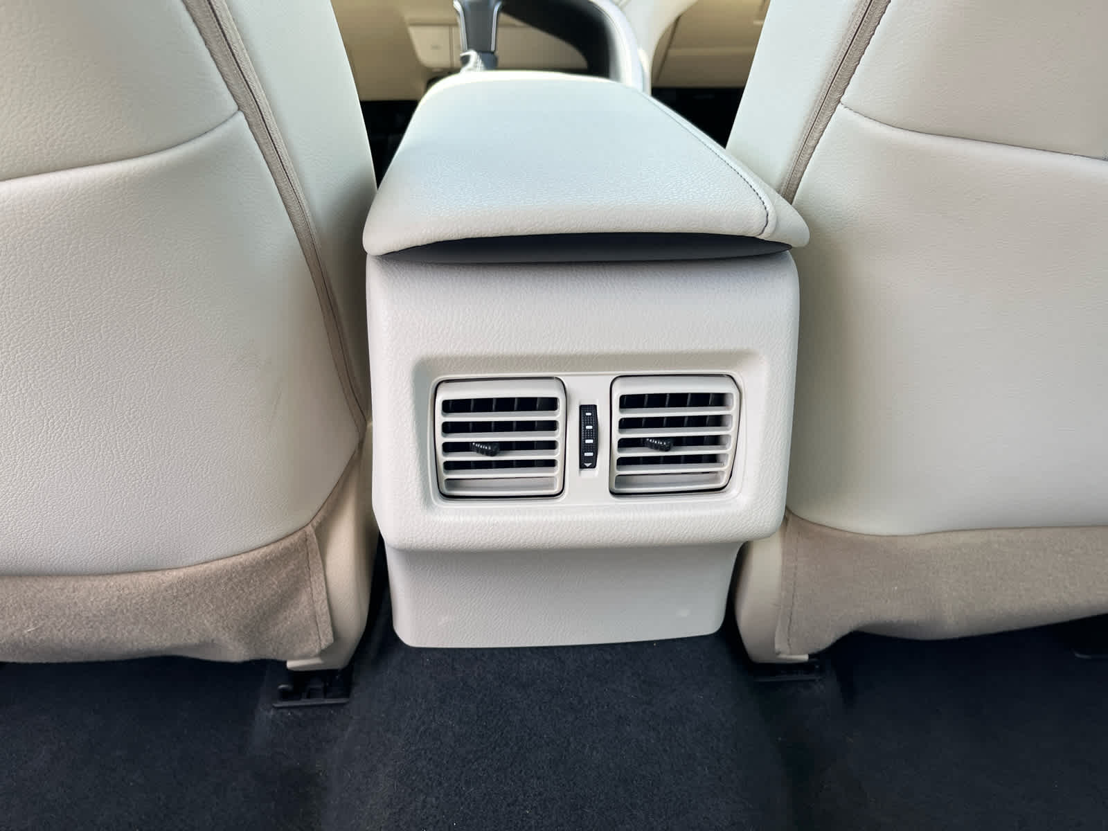 2024 Toyota Camry Hybrid XLE